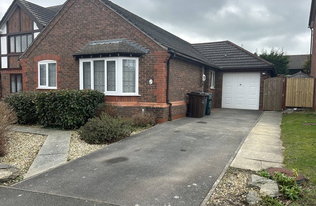 40 GLODDAETH VIEW, pet friendly, with a garden in Penrhyn Bay