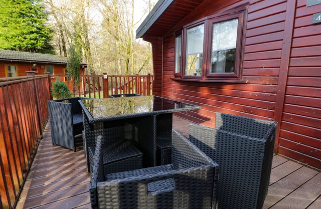 40 SKIPTORY HOWE, pet friendly, with hot tub in Troutbeck Bridge
