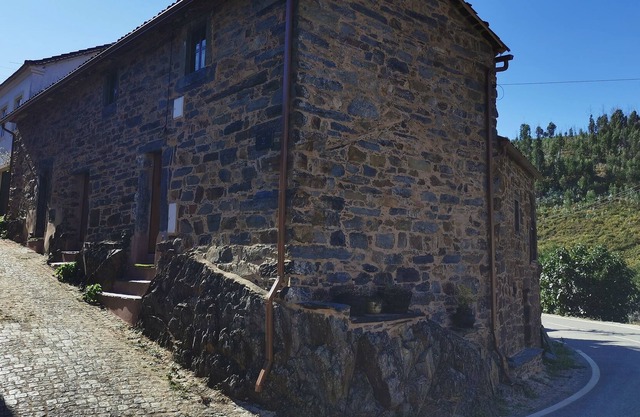 400 year old 3-bedroom farmhouse Central Portugal
