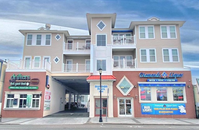 4009 Landis Avenue, Unit: 10