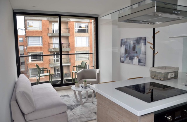 401 Exclusive 1 bedroom loft with balcony