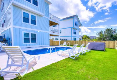 4056 - Tight Lines Tan Lines