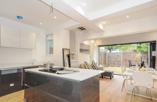 41 Pirbright Rd, 4 Bed House Near Wimbledon Tennis