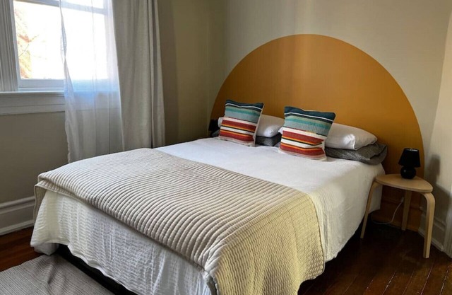 414 #3 · Stellar Suites | Here Comes the Sun | St. James Ct