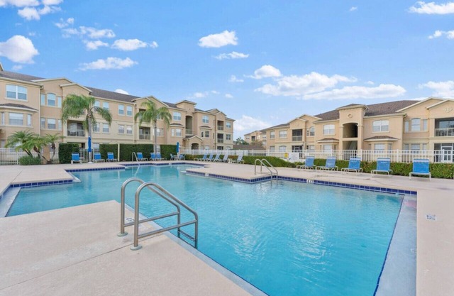 414TR 2BR Condo APT Heated Pool HotTub King Bed