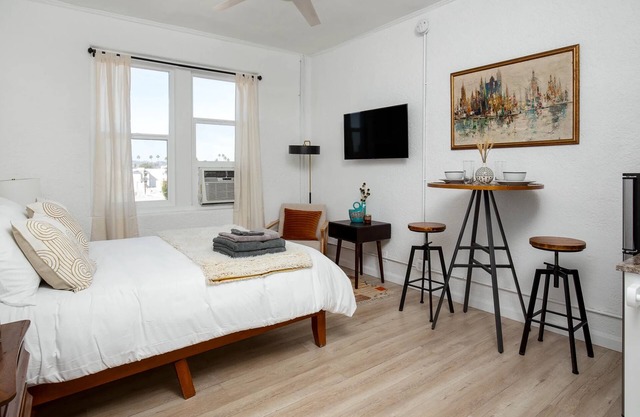 420-Friendly Studio Near Downtown LA