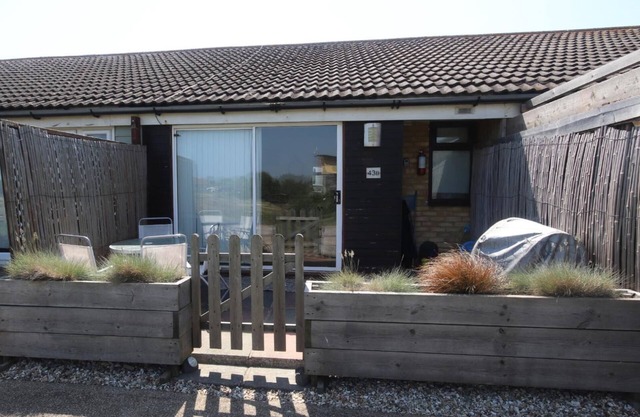 43B Medmerry Park 2 Bedroom Chalet