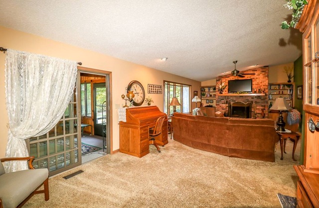 44 Doscientos Circle - A very nicely decorated 3 bedroom, 2.5 bath home