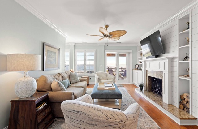 4420 Windswept: Oceanfront 1BR Villa, Credit for Bikes/Beach Gear