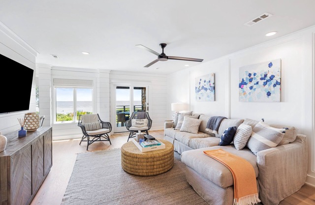 4421 Windswept: 1BR Stylish Oceanfront Villa, Beach Gear/Bike Credit
