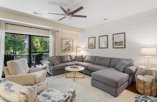 4902 Turtle Point: Renovated 2BR Villa, Bike to Beach, Beach Gear/Bike Credit