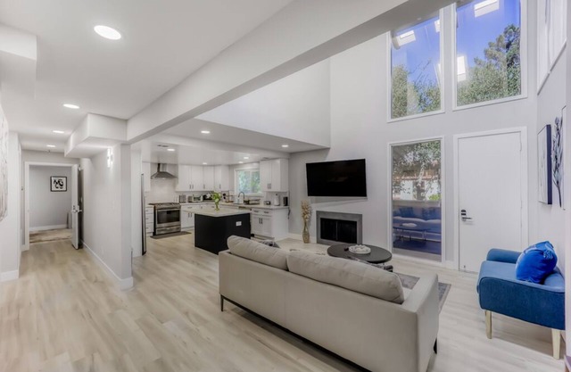 497-Upscale Home w/AC & Patio near Meta & Stanford