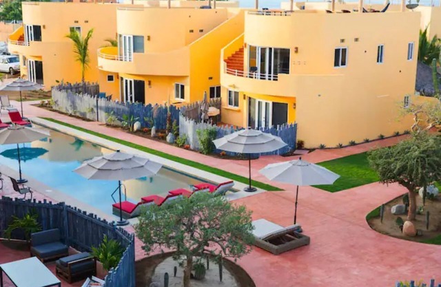 4AB 2 Units, Full Building Condo Cerritos Beachn