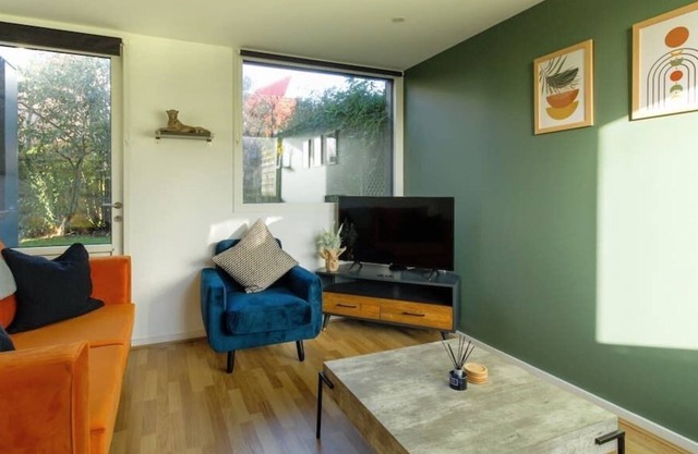 4B home in Milton Keynes with parking for 4 cars