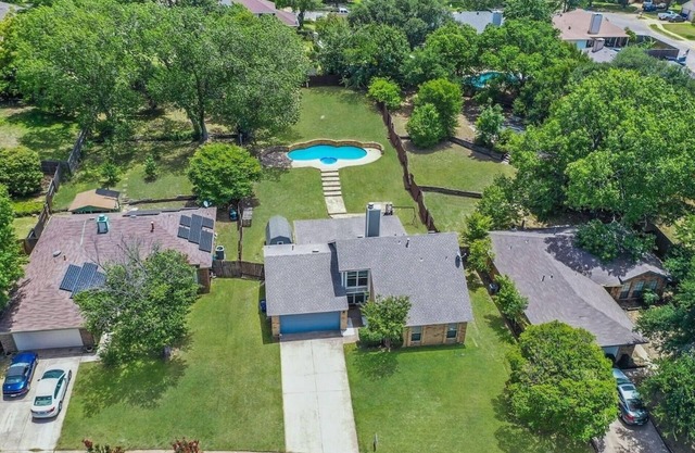 4bd home near airport w/pool
