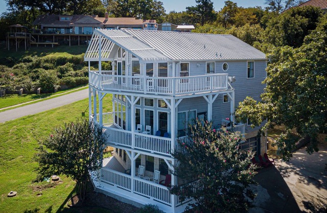 4Bdrm 4Ba 3 Levels of Deck That View Lake Texoma!