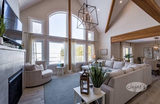 4bed 3bath Beach House Oasis on Georgian Bay! West Exposure!