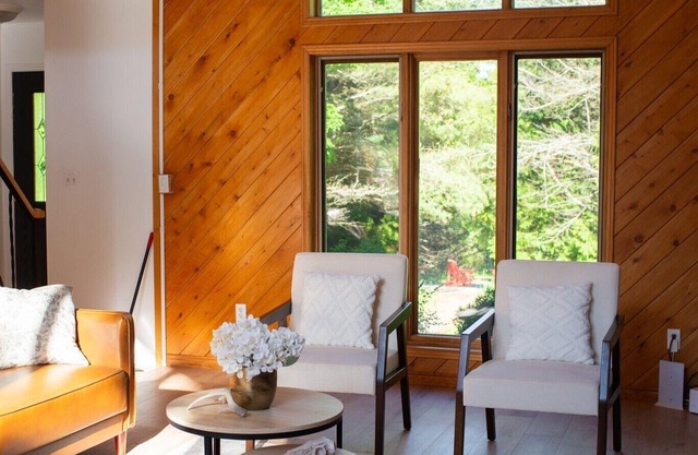 4BED + HOTUB - Private Forest Retreat by Lake & Trail