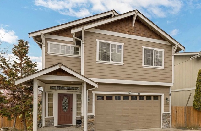4bedroom and 2.5bath house with AC