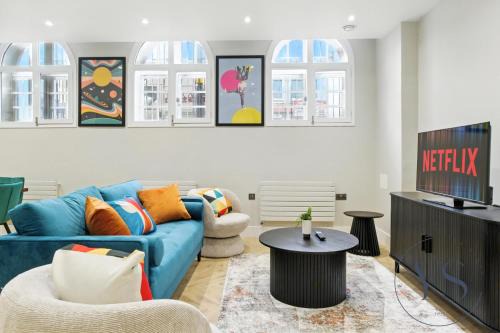 4BR Birmingham Apt with Parking, Arcade Games & Wi-Fi