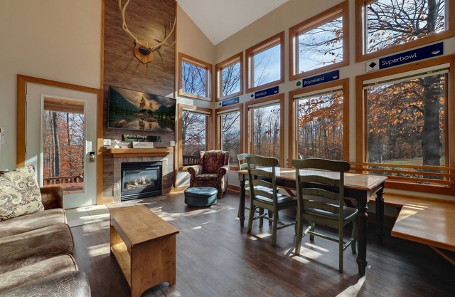 4BR Boyneland Slopeside Disciples Village Condo | Fireplace| Ski Cubbies