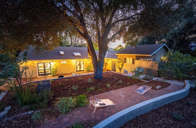 4BR GREAT Location and Backyard!