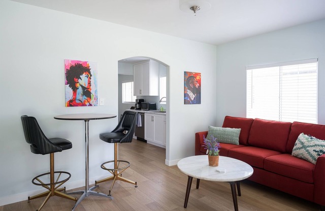 4br Mem Foam by Disney and Anaheim Convention Pets