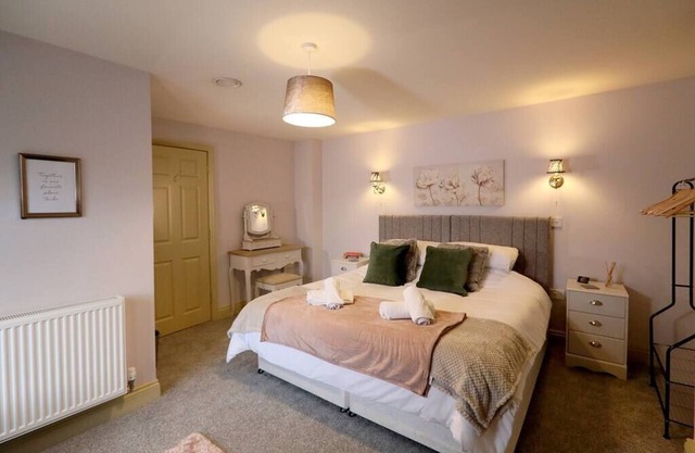 4BR Yoxford House |Full Kitchen |Free Parking