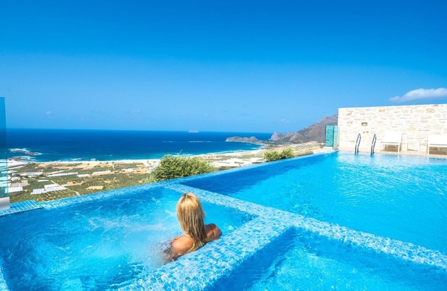 4km to Falasarna beach *Jacuzzi in the pool *Walk to Tavernas & Mini Market