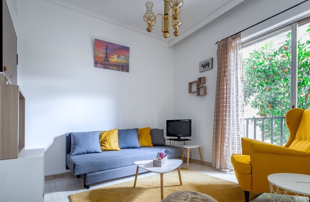 4u apartment athens! 2 min walk pefkakia metro athens center