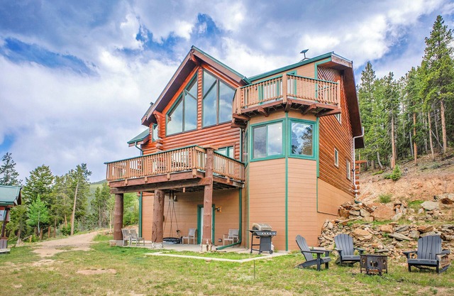 4WD Required | Exceptional Views | Pet Friendly | Off the Grid