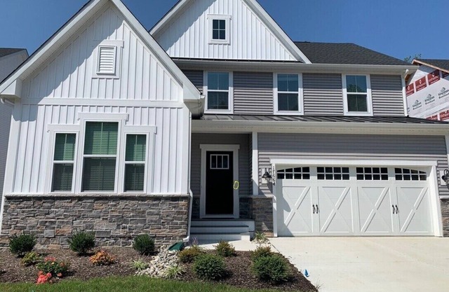 5/6 bedroom, 5 bath, 12 sleeps on beds, 3 LR & 3 ensuit bath, 1 adjoining bath