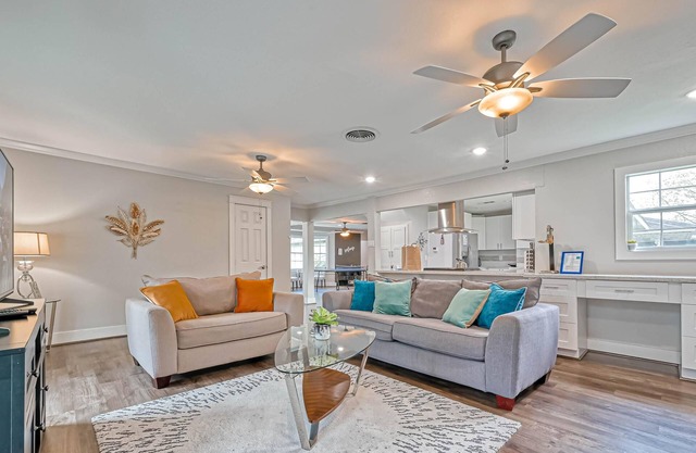 5 BD, 3 BT near NRG & Texas Medical Center | Upscale | Clean