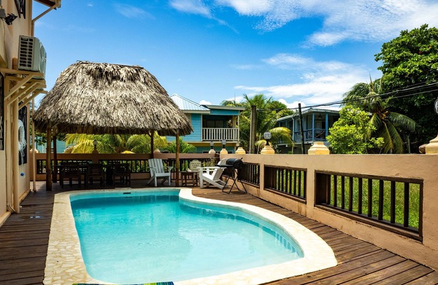 5-Bed, 4-Bath Villa with Private Pool, Sleeps 13