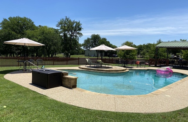 5 Bed Farmhouse with Pool, Pond, and Cows