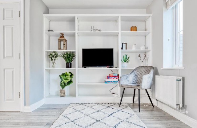 5 Bed House in Gloucester