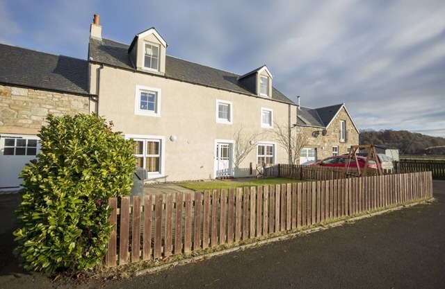 5 bedroom , 4 bathroom luxury farm steadings
