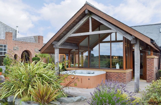 5 bedroom accommodation in Stalmine, near Poulton-le-Flyde