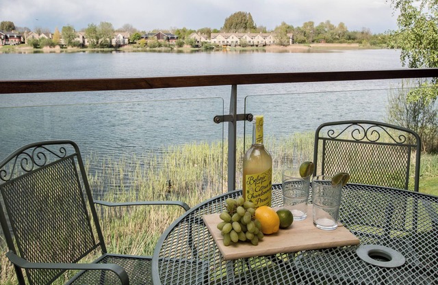 5 bedroom accommodation in Somerford Keynes