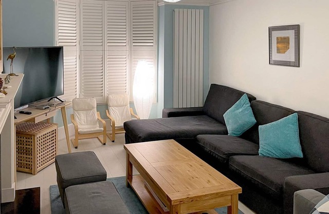 5 bedroom accommodation in Littlehampton