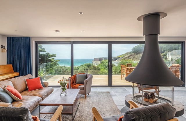 5 bedroom accommodation in Mawgan Porth