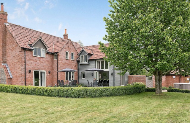 5 bedroom accommodation in Caston, near Attleborough
