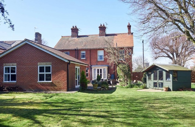 5 bedroom accommodation in Kessingland