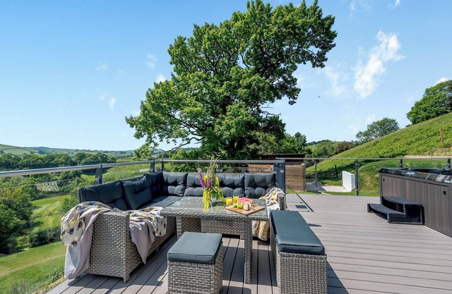 5 bedroom accommodation in Llansawel, near Llandeilo