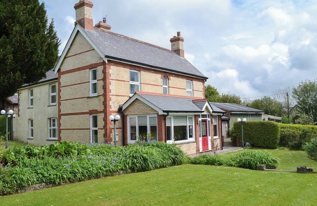 5 bedroom accommodation in Cranford, near Clovelly