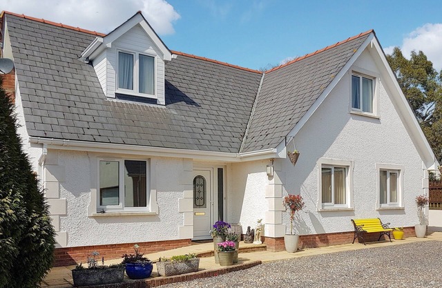 5 bedroom accommodation in Llechryd, near Cardigan