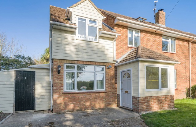 5 bedroom accommodation in Bransgore, near Christchurch