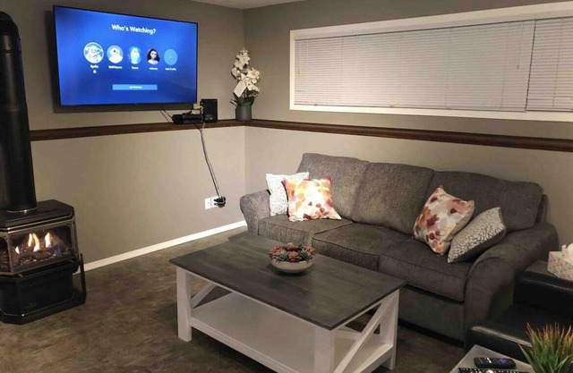 5 Bedroom beautiful & modern home