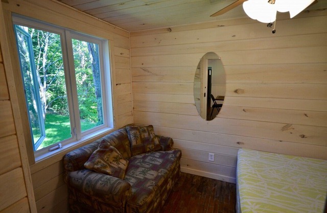 5 Bedroom Farmhouse on Baptiste Lake