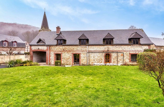 5 bedroom gorgeous home in Ganzeville